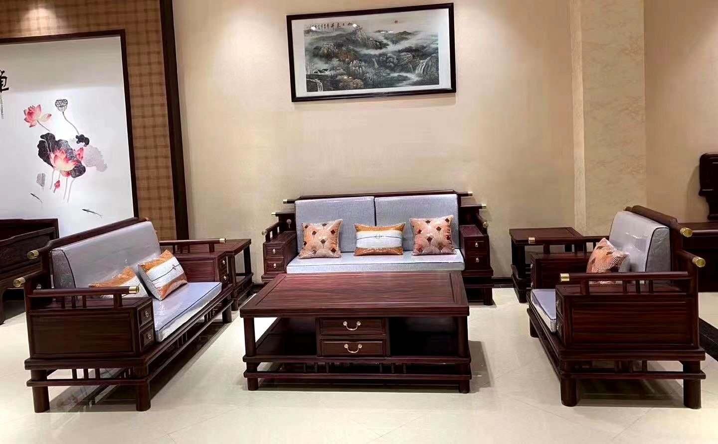 高温天气红木家具开裂是什么原因,冬天红木家具会冻手么