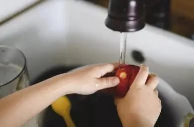 国内苏打粉洗桃子变色,国产苏打粉是真是假