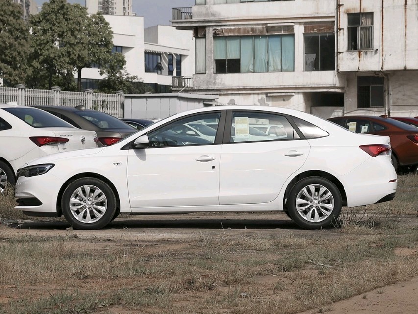 聊一聊新款车型,2017款别克英朗1.5手动精英版配置