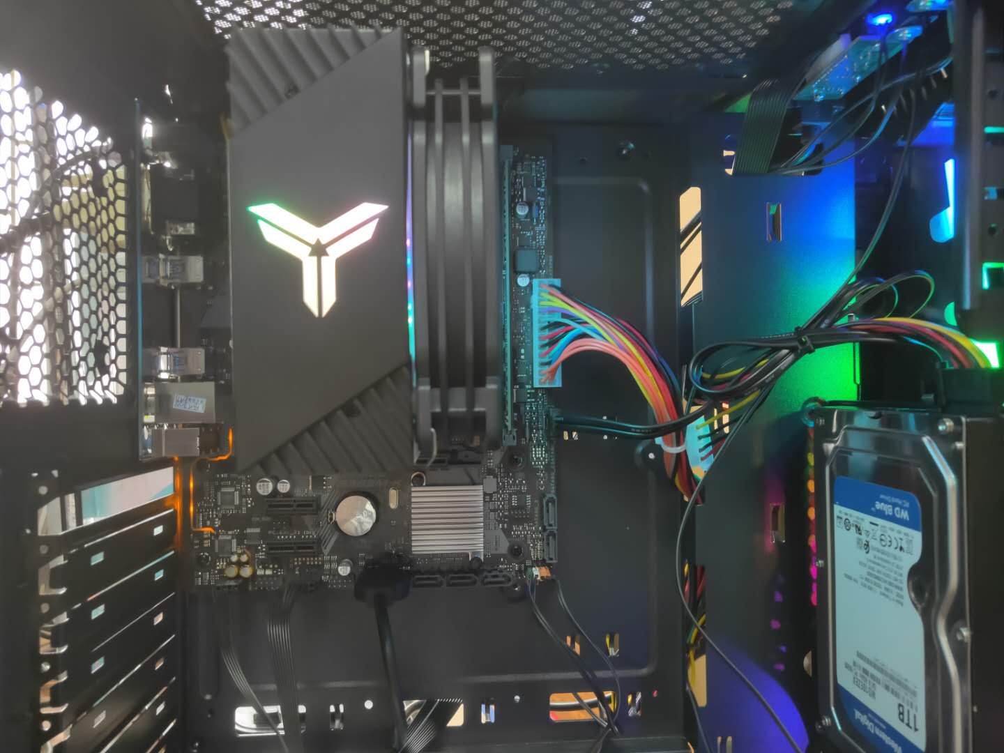 不用再精打细算了，配电脑选i59400真香