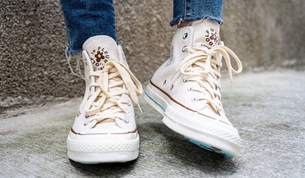 年轻人穿的潮牌鞋子品牌,年轻人都穿什么品牌的服装
