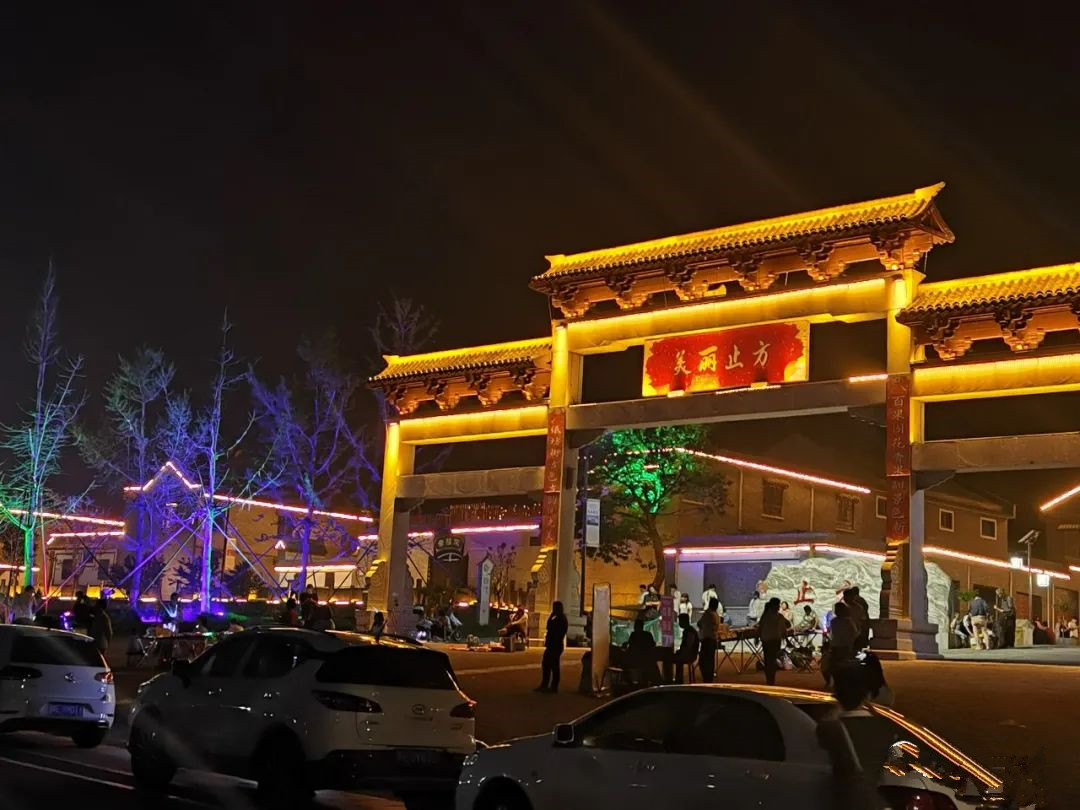 为村里修路修桥,为村民打通幸福路