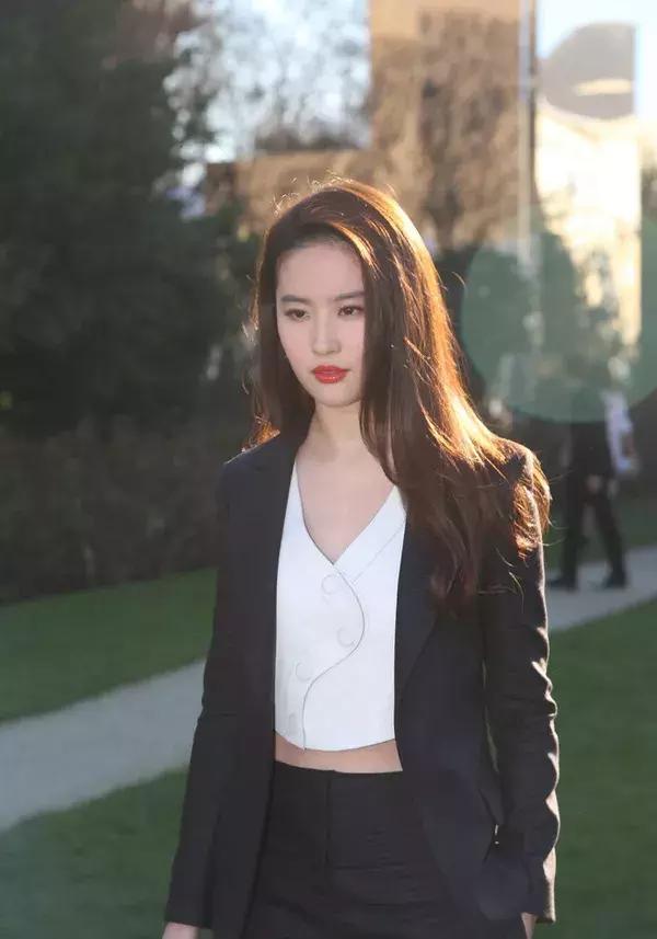 肖战李圣经同屏,李圣经肖战