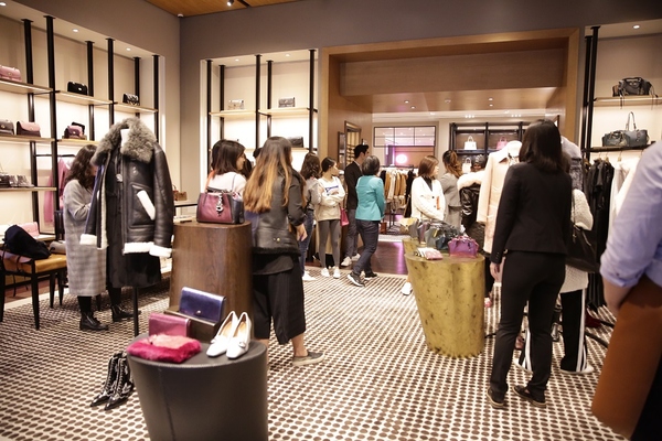 coach鐜颁唬杩愯惀妯″紡,浠庣粡钀ヨ搴︾湅绮剧泭绠$悊