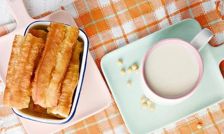 配上一杯豆浆一家人的早餐都搞定,适合一家人喝的早餐豆浆食谱