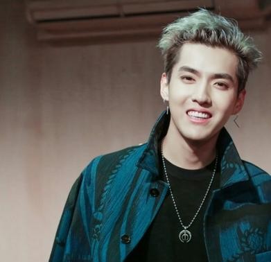 10岁门牙磕断后续治疗费用怎么算,门牙被同学磕断需赔付多少钱呢