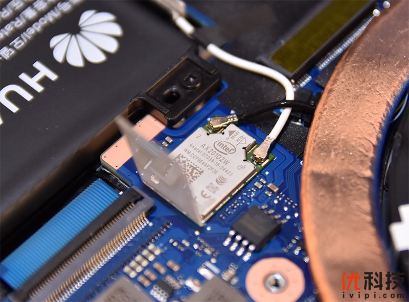 荣耀猎人v700风谷式散热,荣耀猎人游戏本v700i5款测评