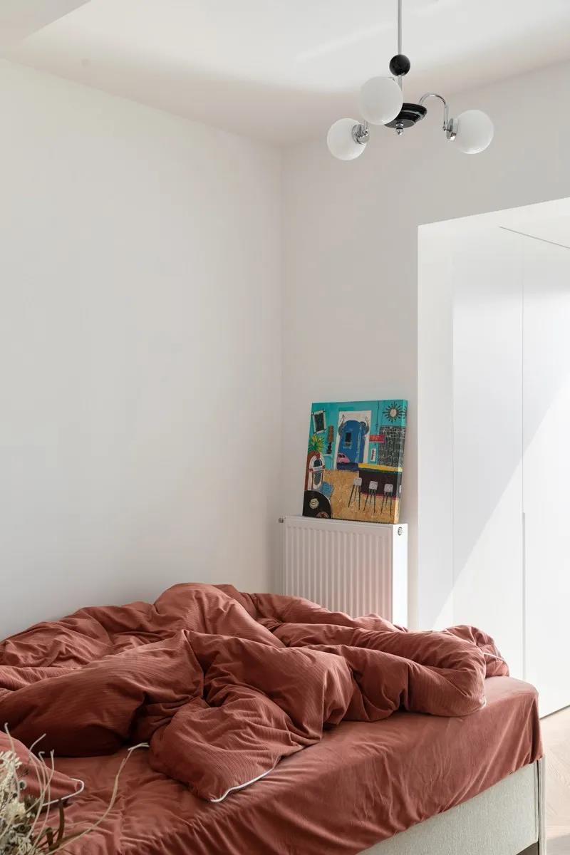 89㎡舒适两居，装修巧用「百叶窗+玻璃砖」，高级又通透