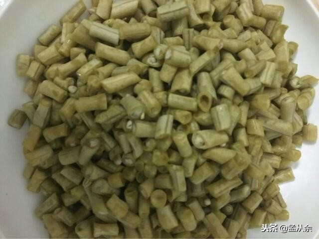 自制酸豆角，第二天瓶底鼓了怎么办？来！这么做照样嘎崩脆