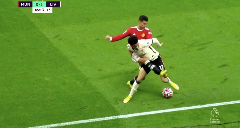 半场曼联2-0领先利兹联,半场结束曼联0比1落后伯恩茅斯