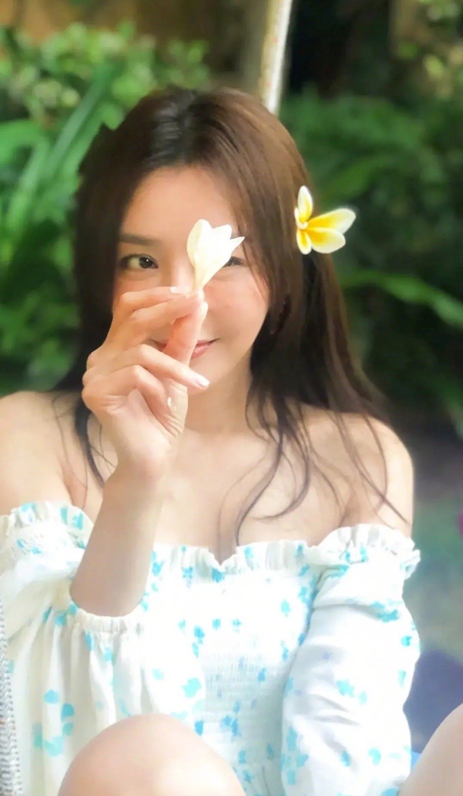 秦岚路人照,秦岚晒三亚度假照片