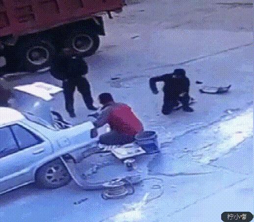 发了一个朋友圈只想一个人看到,发了一条仅喜欢的人可见的朋友圈