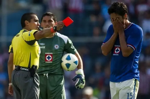 足球史上的十大黑哨比赛,足球裁判视角如何执法