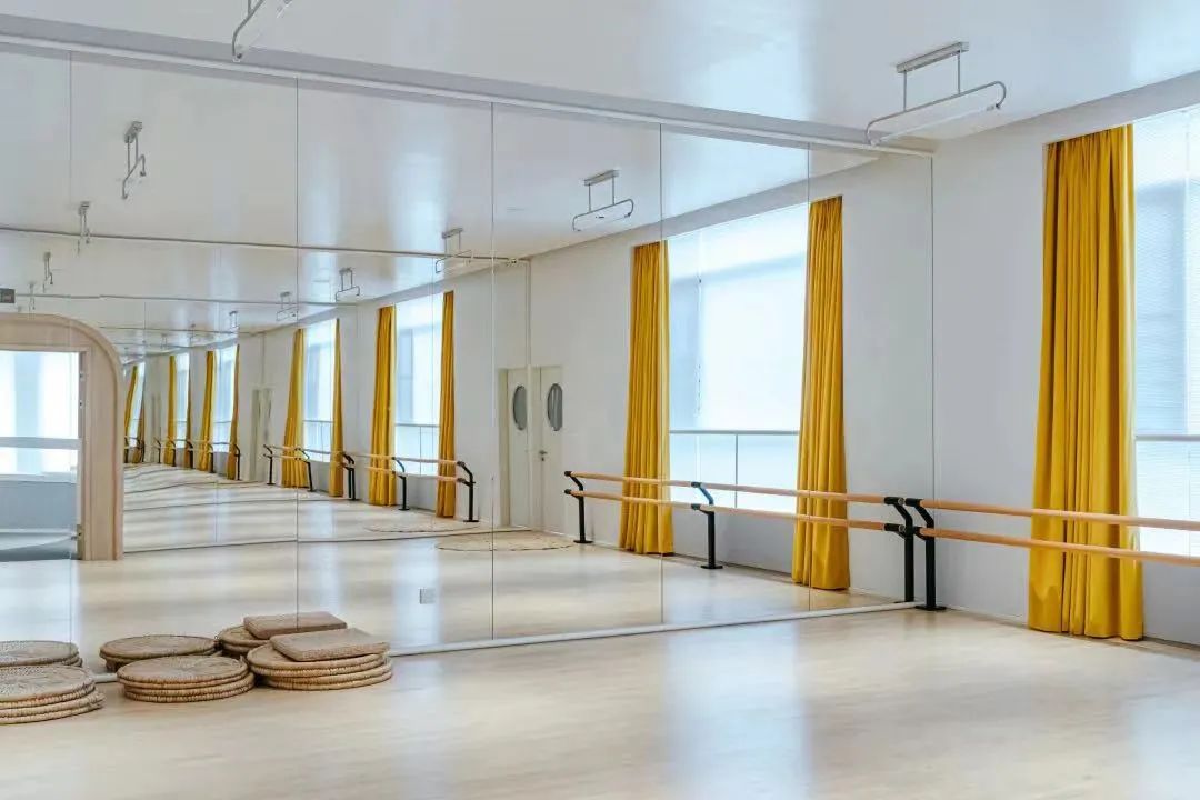 名人孩子做校友,14年稳居深圳C位的戏剧幼儿园,满足了我的期待