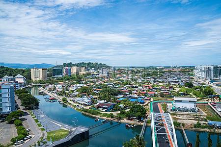 100元人民币在各国能买些什么,100元人民币在东南亚