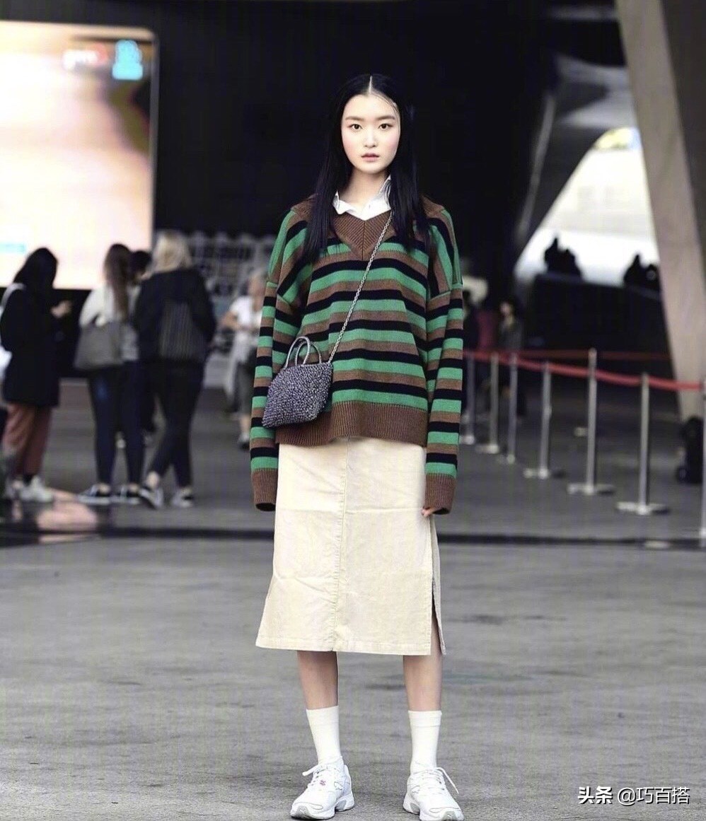韩国街拍穿搭好看的小姐姐,韩国街拍高颜值小姐姐视频
