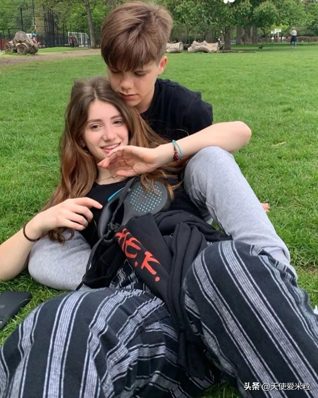 小贝大儿子维多利亚,小贝维多利亚全家照片