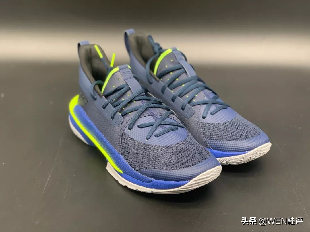 库里和ua合作的第一双鞋,ua库里篮球鞋