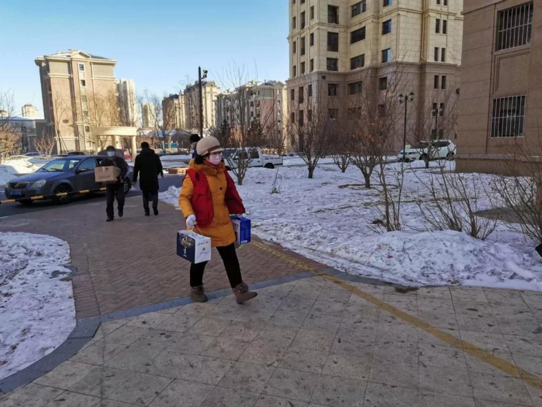 他们是社区疫情防控的勤务员,她们是疫情防控战斗员