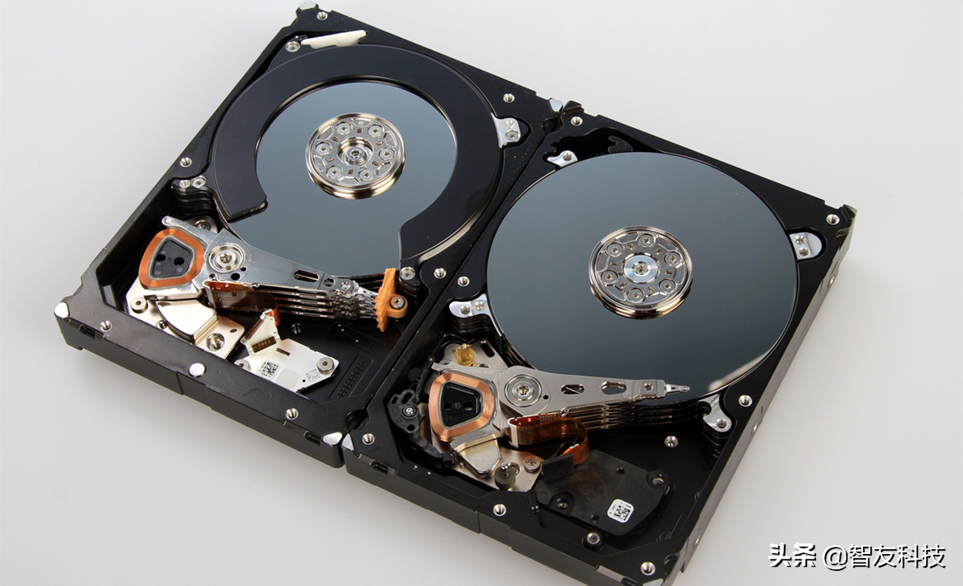 西数移动硬盘是垂直式还是叠瓦式,如何分辨垂直硬盘和叠瓦硬盘