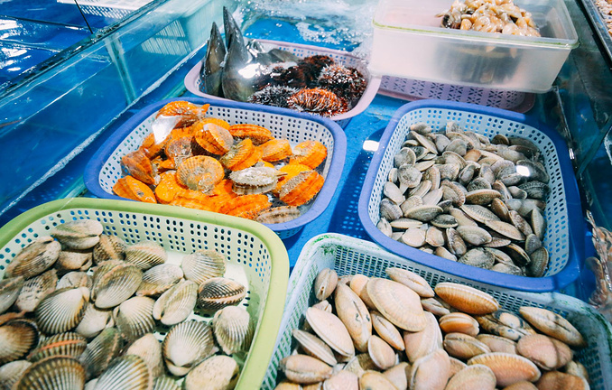 三亚本地人最爱去的海鲜广场,每天都是人山人海,好吃还不贵
