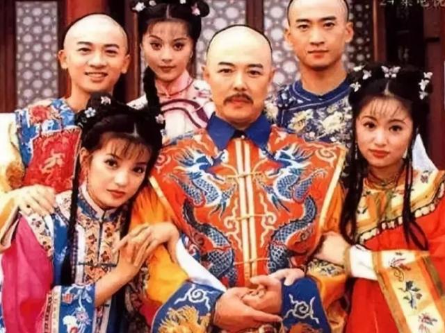 还珠格格二十年后重聚瞬间泪奔,还珠格格20年后重聚的相片