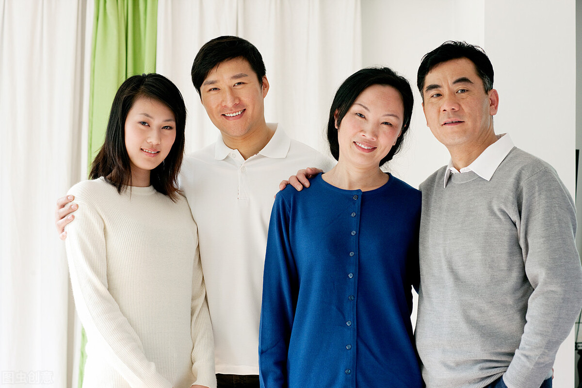 我翻了6千条评论,找了38个故事,为你呈现真实的中国姐弟关系