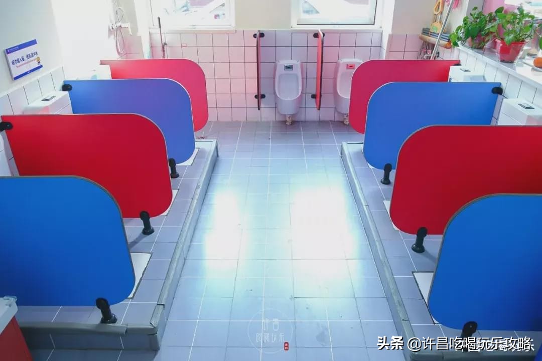 高尔夫球场、外教老师、恒温游泳池，这是什么神仙幼儿园？