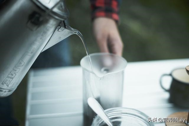 胃病患者的4个症状预示癌变,胃病变风险低无明显胃部不适