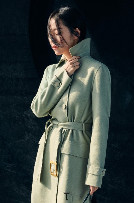 刘雯冬季羊羔毛皮衣街拍穿搭,羊绒秋冬穿搭