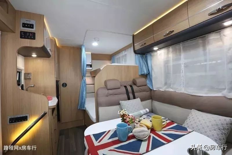 凯伦宾威房车视频,奔驰凯伦宾威24h双拓展旅居房车