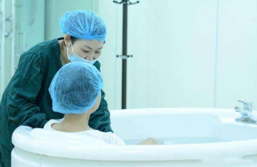 水中分娩顺产经历,水中分娩顺产全产程步骤