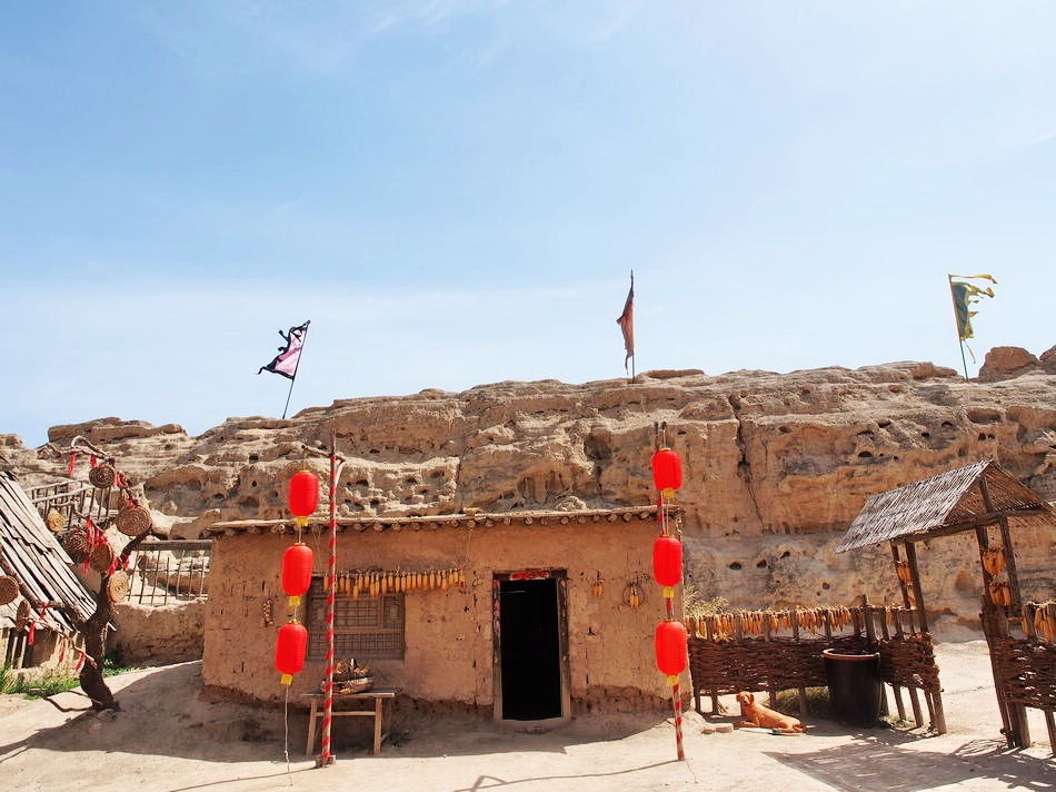 跟着星爷和老谋子的电影，去逛这座大名鼎鼎的西北影视城堡