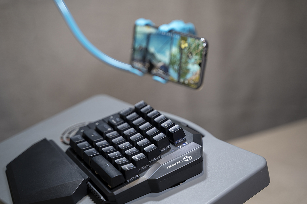 吃鸡神器键盘压枪测评,吃鸡神器测评键盘加手柄