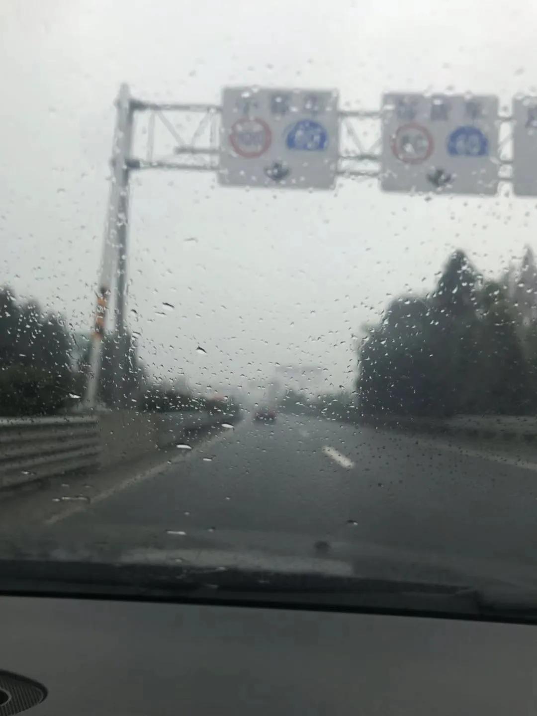 海螺沟燕子沟旅游攻略,海螺沟和燕子沟哪个更值得去