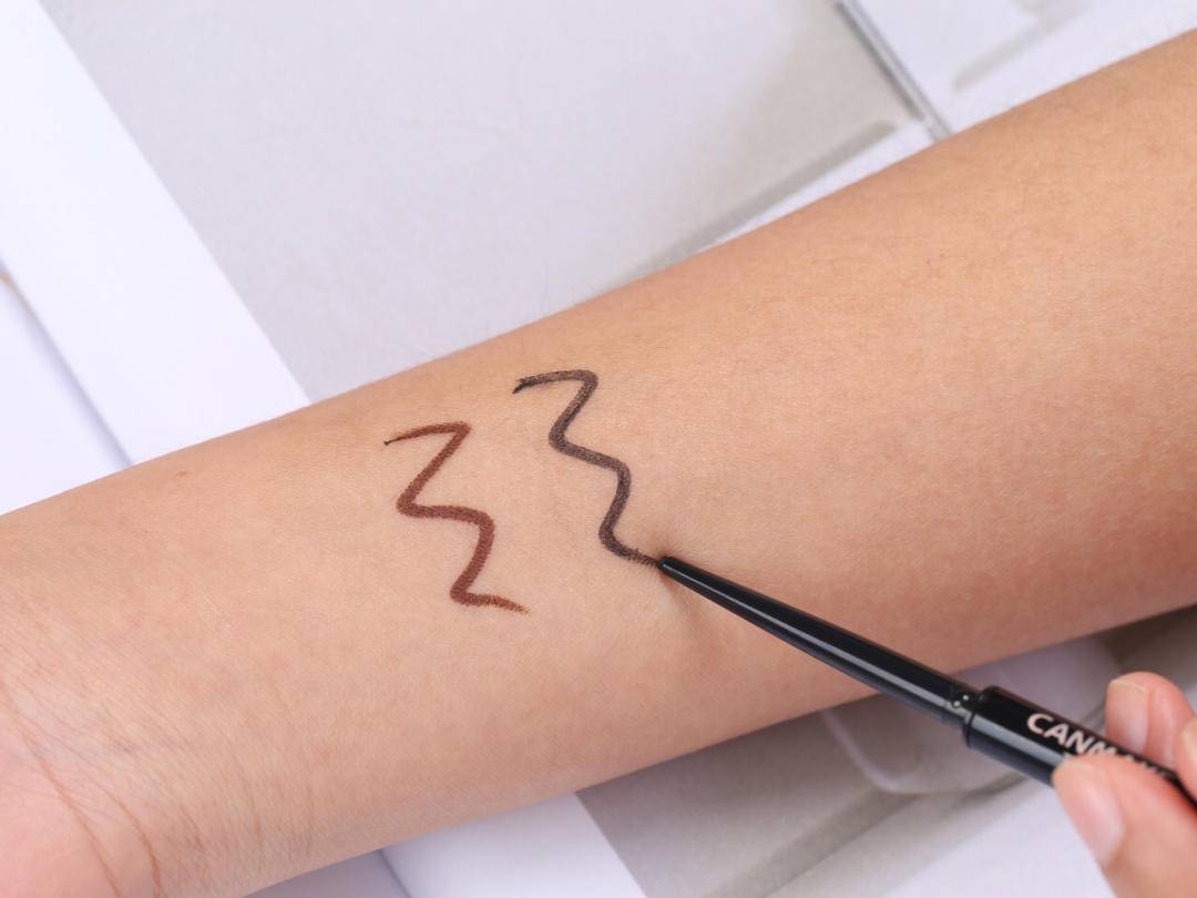 方脸女生是不是很难看,方脸太高级了