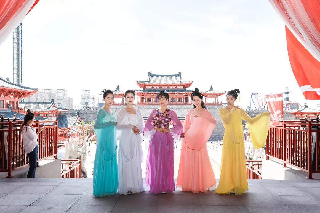 华谊兄弟影视城夜场五大互动项目,华谊兄弟电影乐园跨年游玩攻略