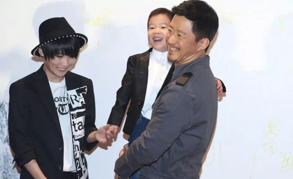 37岁离婚夫妻聊天记录曝光：我月薪1万，娶个保姆怎么了？！