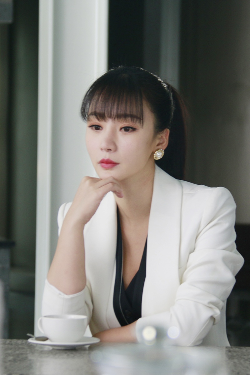 柳岩委屈事件,柳岩哭着家里多困难