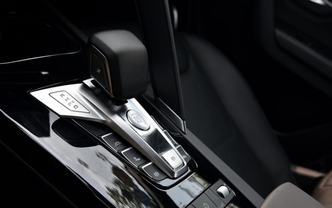 预算只有12万买什么suv值得推荐的,10万元买黑科技顶配suv了解一下