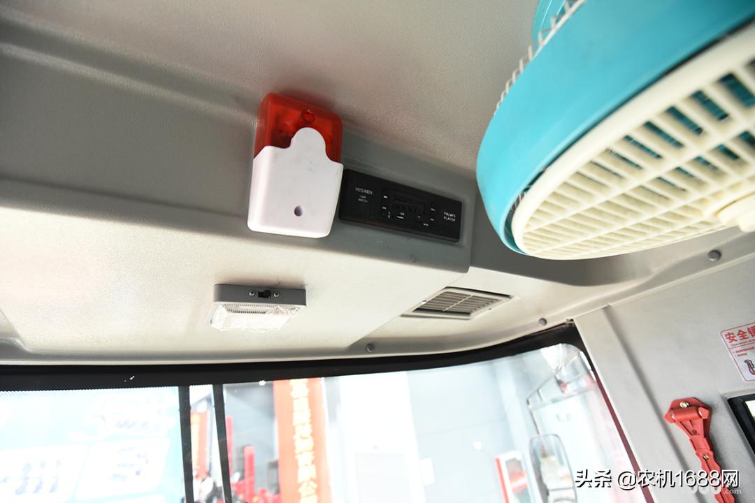 中联收获花生机22款和23款的区别,中联花生收获机2023款新型多少钱