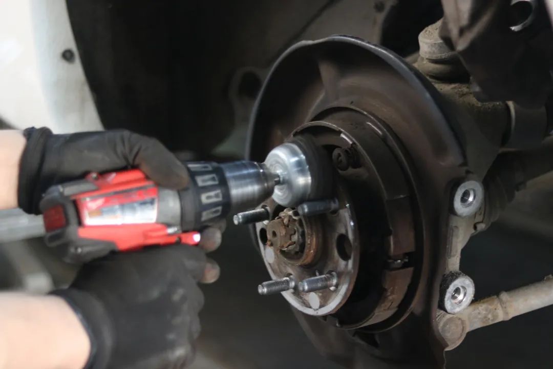 怪兽修车:翻新一辆2005年凌志LS430,当年百万经典车,满血复活