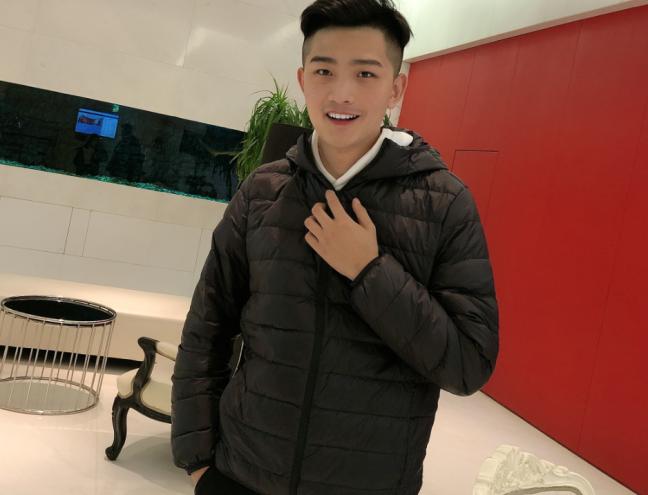 美特斯邦威实样黄羽绒服,美特斯邦威羽绒服穿搭