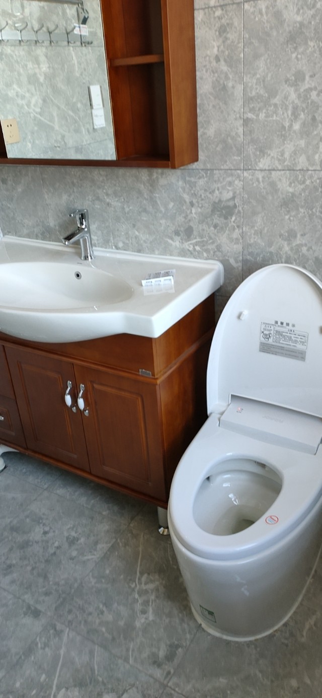 卫生间2.5米高瓷砖不够尺寸怎么办,小卫生间太小怎么解决