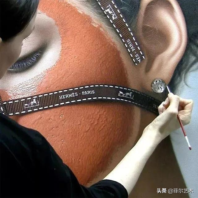 美女画家画美女，怎么看怎么美，看着她的画呼吸都要停滞了