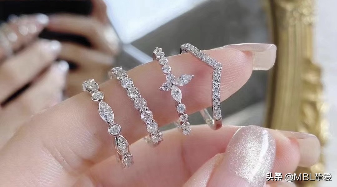 “一见即一生,再见即永恒。”---莫桑钻