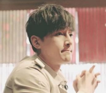 脸型胖胖的男生剪什么发型,上宽下窄的脸型的发型男生