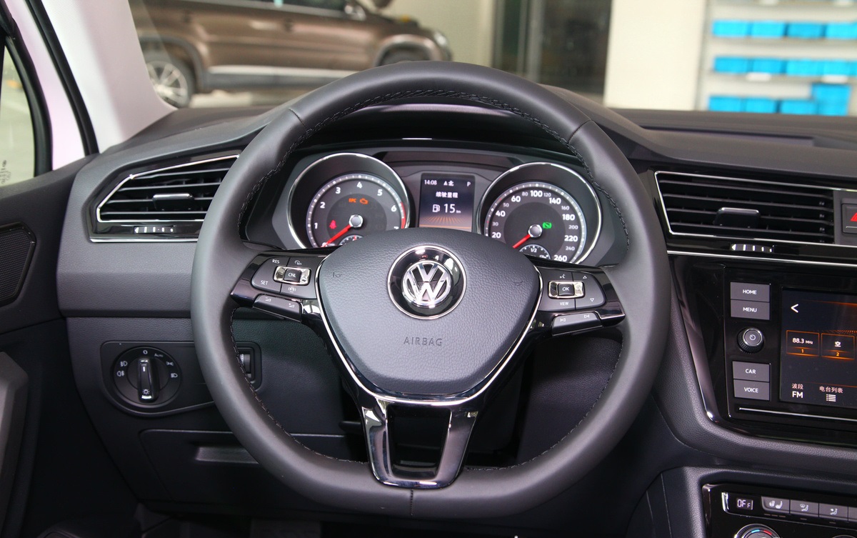 从21.88万跌至16.48万，途观L成降价王，果断放弃奇骏CR-V