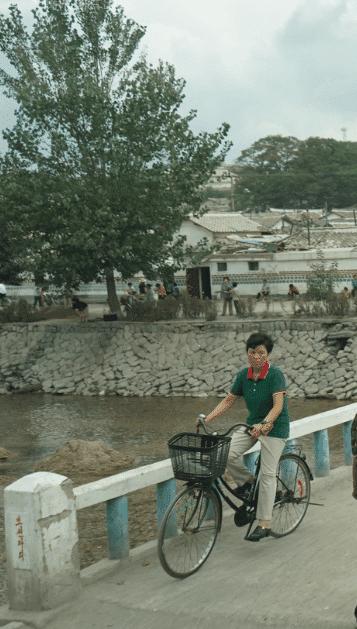 朝鲜乡下老木屋,朝鲜族农村民居图片