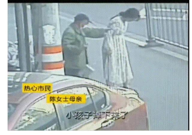 孕妇走路孩子突然“掉”出来，所幸母子平安，临盆征兆了解一下？